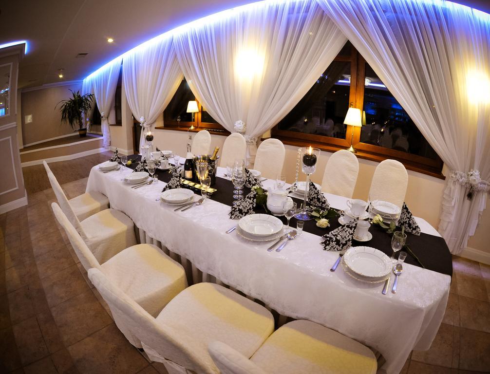 Hotel Astra Dąbrowa Górnicza Kültér fotó