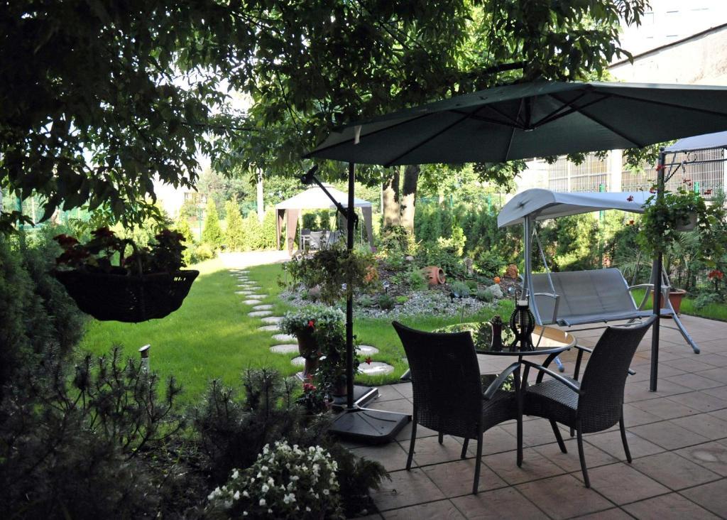 Hotel Astra Dąbrowa Górnicza Kültér fotó