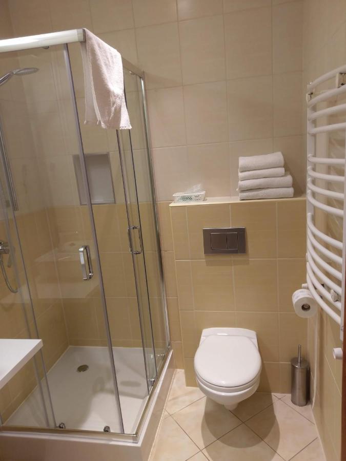 Hotel Astra Dąbrowa Górnicza Kültér fotó