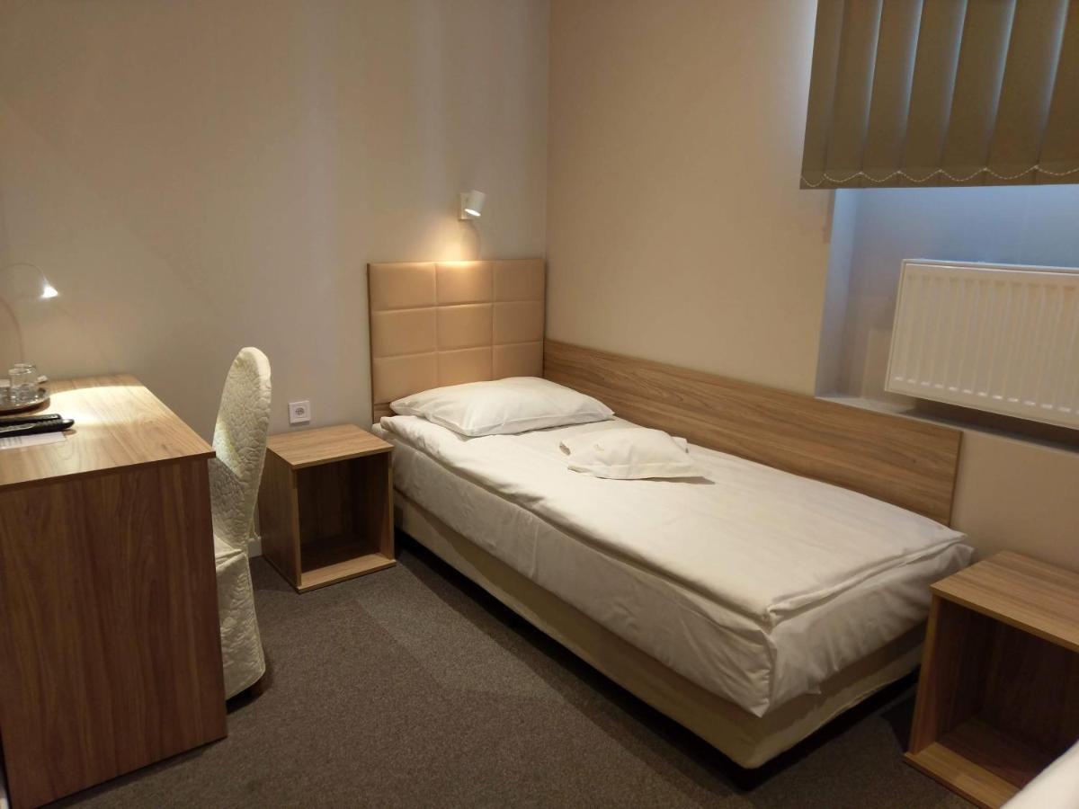 Hotel Astra Dąbrowa Górnicza Kültér fotó