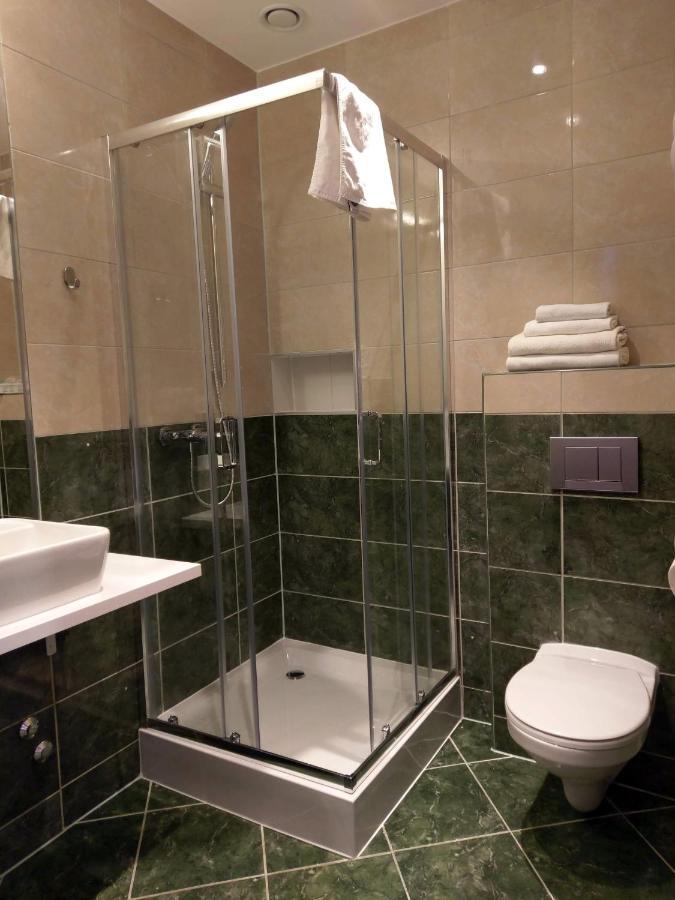 Hotel Astra Dąbrowa Górnicza Kültér fotó