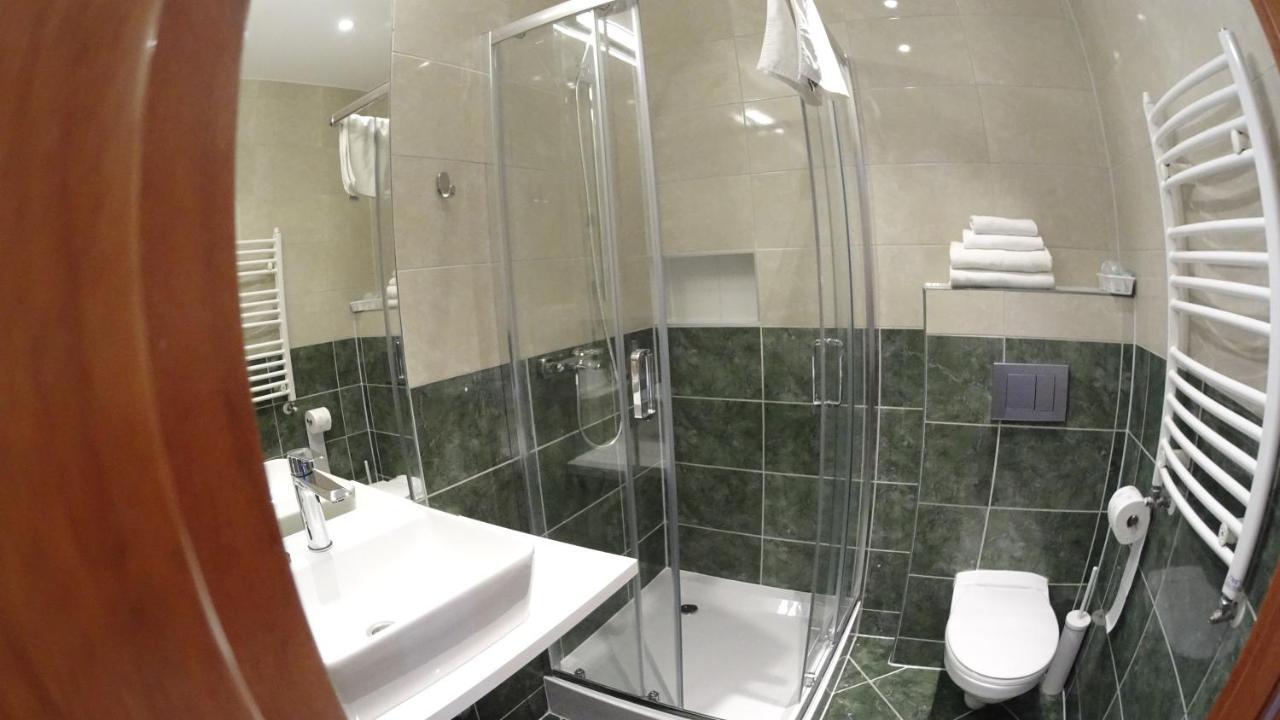 Hotel Astra Dąbrowa Górnicza Kültér fotó