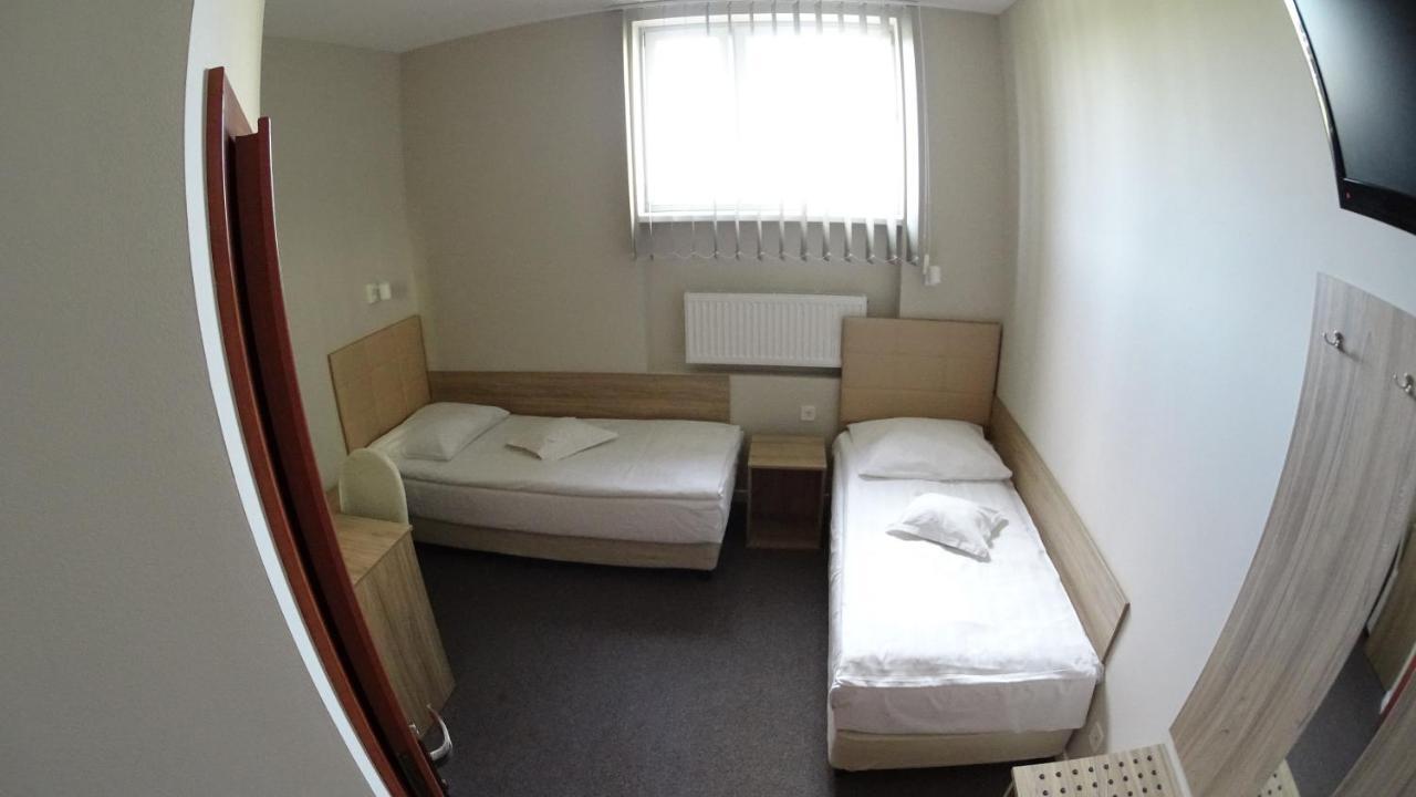 Hotel Astra Dąbrowa Górnicza Kültér fotó