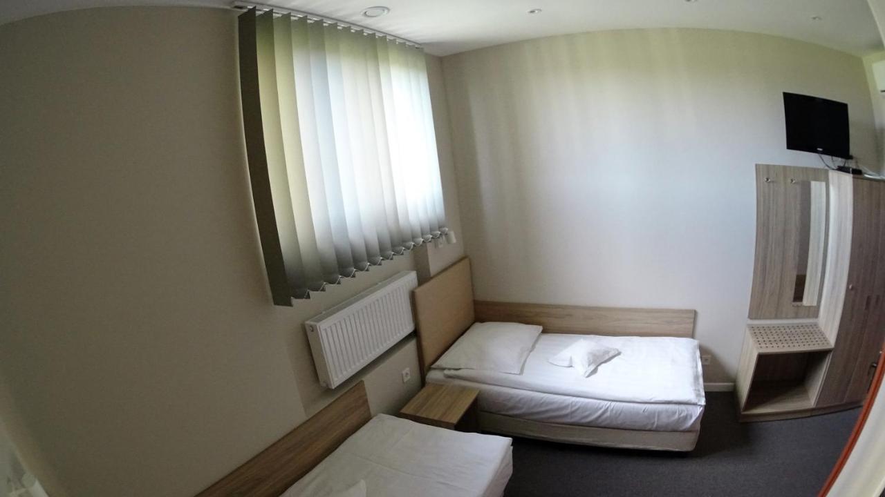 Hotel Astra Dąbrowa Górnicza Kültér fotó