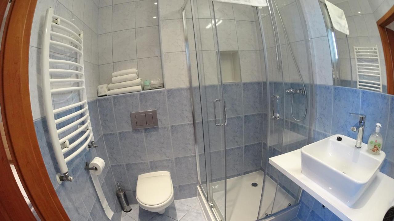 Hotel Astra Dąbrowa Górnicza Kültér fotó